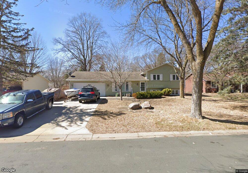 10237 Pilgrim Ln N, Maple Grove, MN 55369 - photo 1