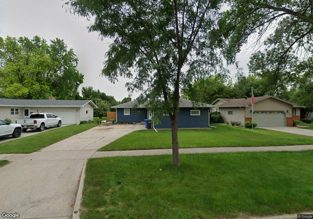 318 28th Ave N, Fargo, ND 58102 - photo 1