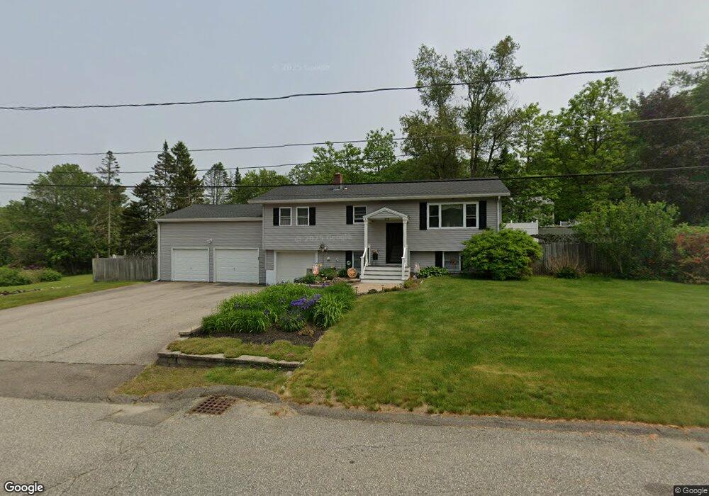 4 Robin Rd, Derry, NH 03038 - photo 1