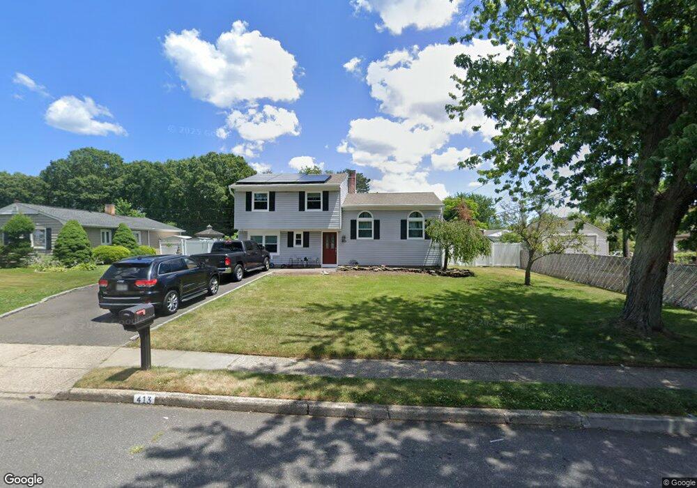 413 Greenbelt Pkwy, Holtsville, NY 11742 - photo 1