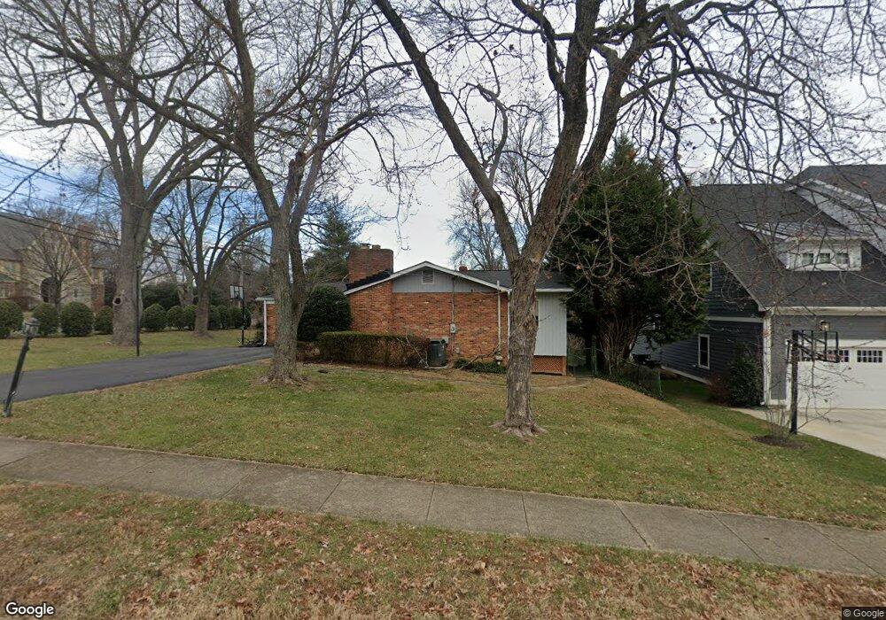 7214 Thrasher Rd, McLean, VA 22101 - photo 1