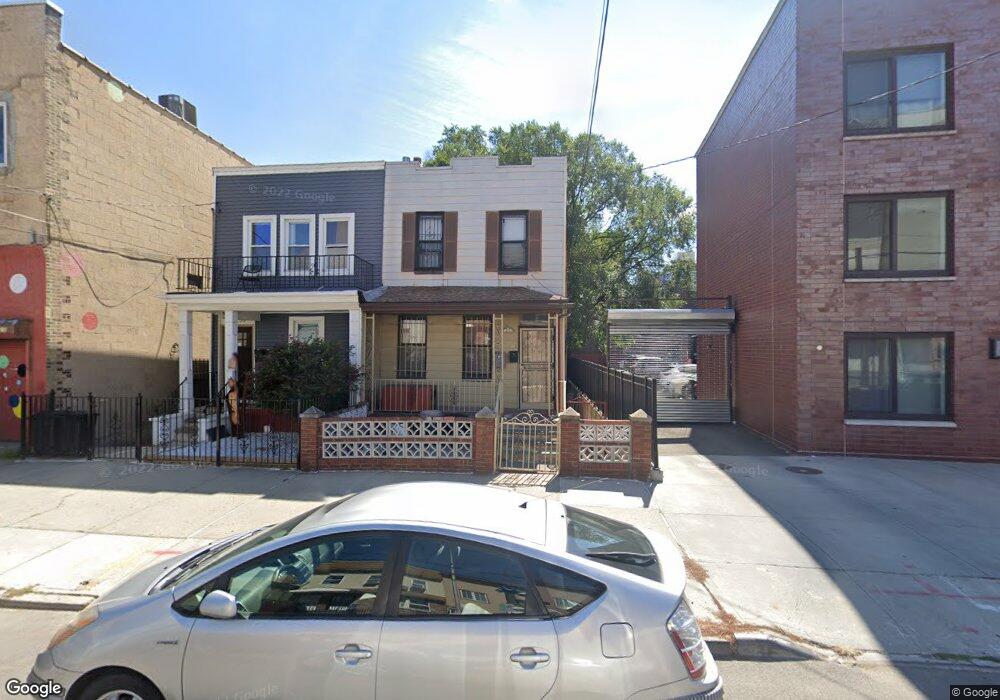 3155 12th St, Astoria, NY 11106 - photo 1