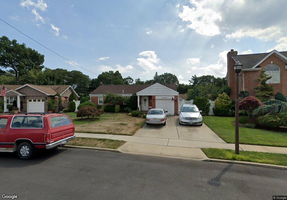 793 Magnolia Dr, Franklin Square, NY 11010 - photo 1