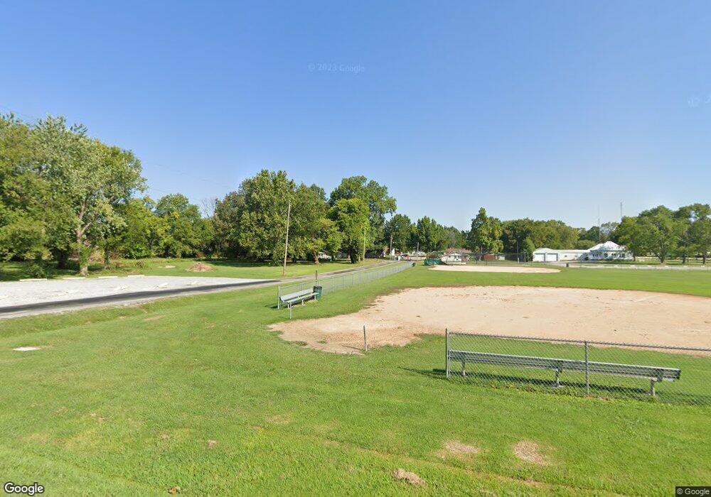 1202 W Raymond St, Harrisburg, IL 62946 - photo 1