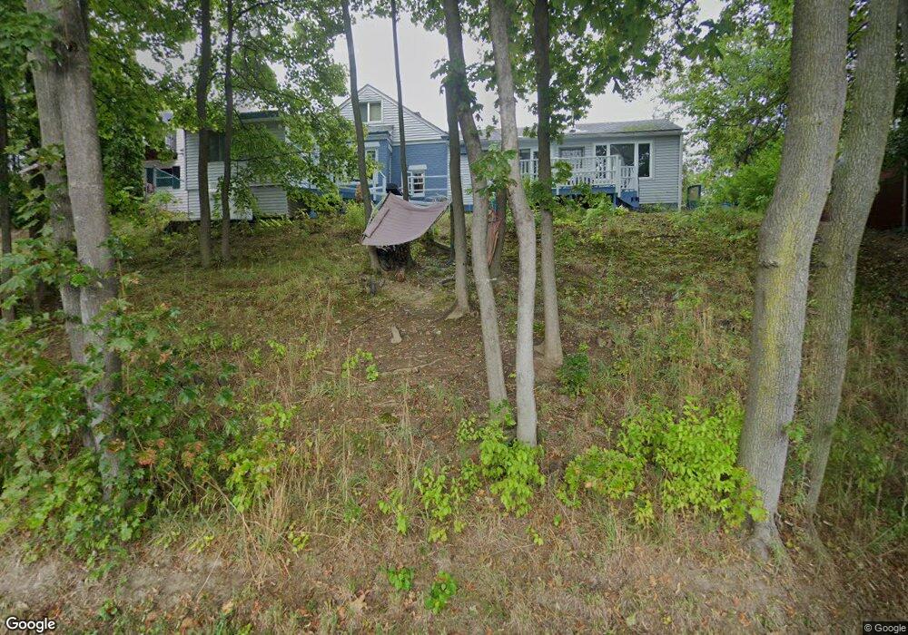 211 Lakeshore Dr, Rensselaer, NY 12144 - photo 1