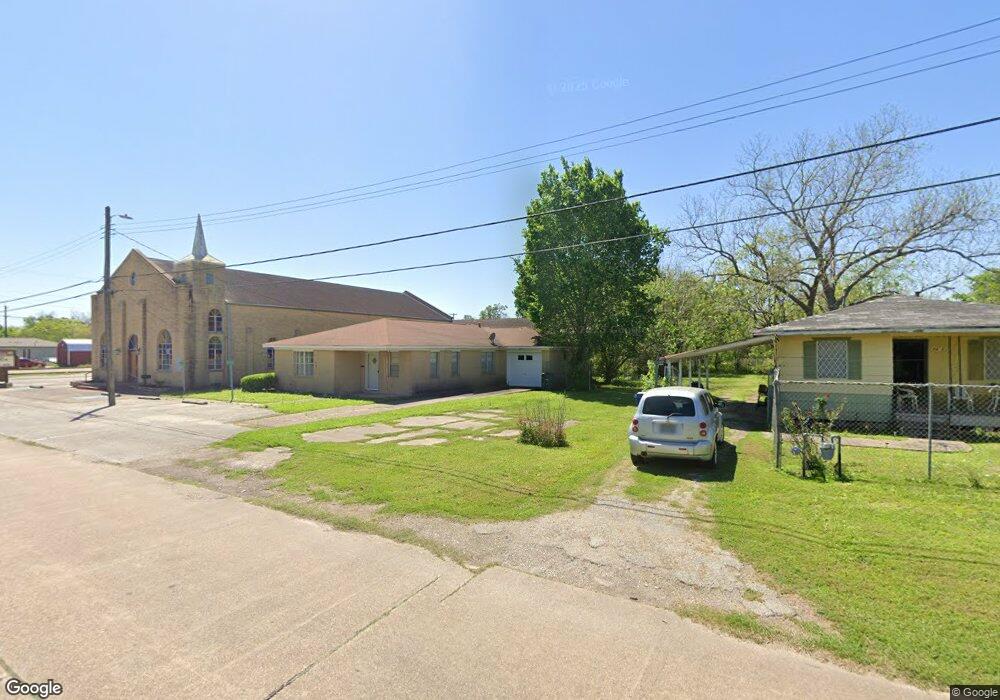 2414 Avenue B, Bay City, TX 77414 - photo 1