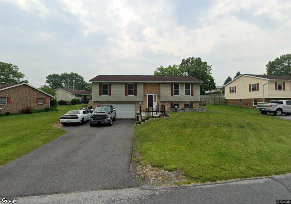 2985 Fillmore Dr, Chambersburg, PA 17201 - photo 1