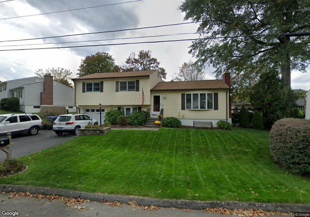 67 Greenview Dr, Waterbury, CT 06708 - photo 1