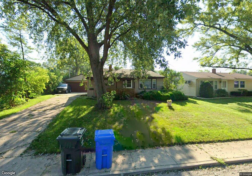 112 Pecos Cir, Carpentersville, IL 60110 - photo 1