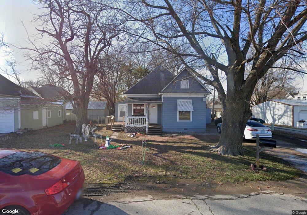 812 N 25th St, Parsons, KS 67357 - photo 1