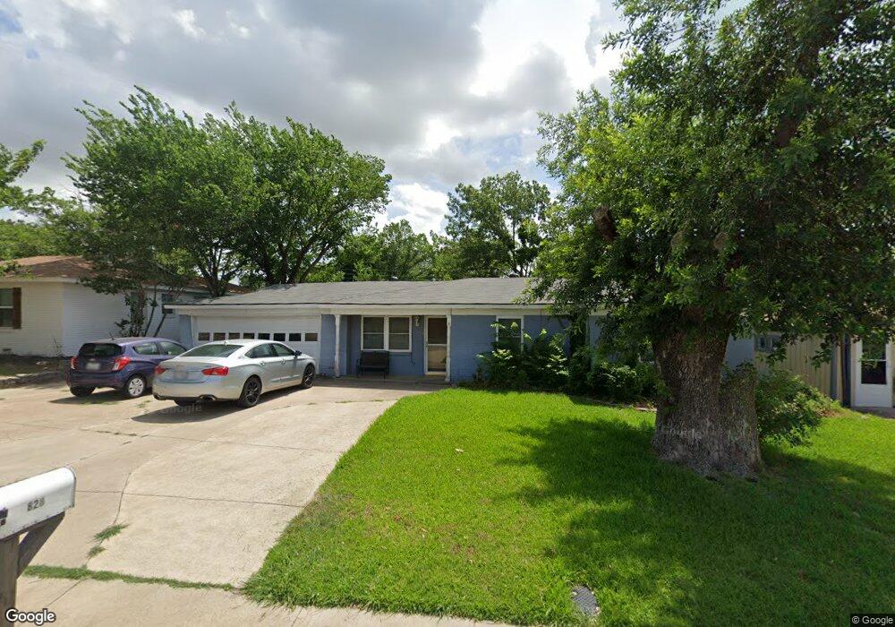 828 Central Dr, Bedford, TX 76022 - photo 1