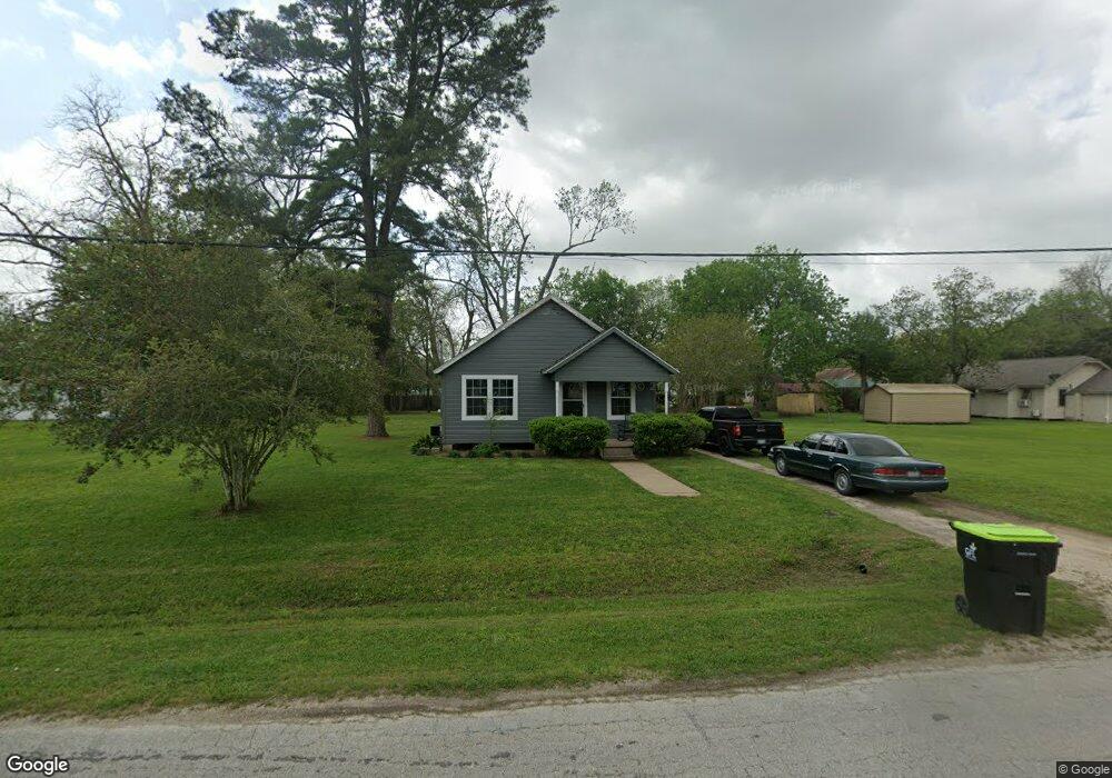 2512 10th St, Bay City, TX 77414 - photo 1