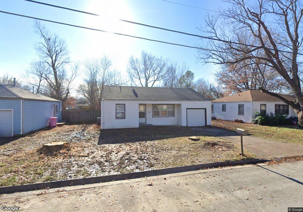 2812 Briggs Ave, Parsons, KS 67357 - photo 1