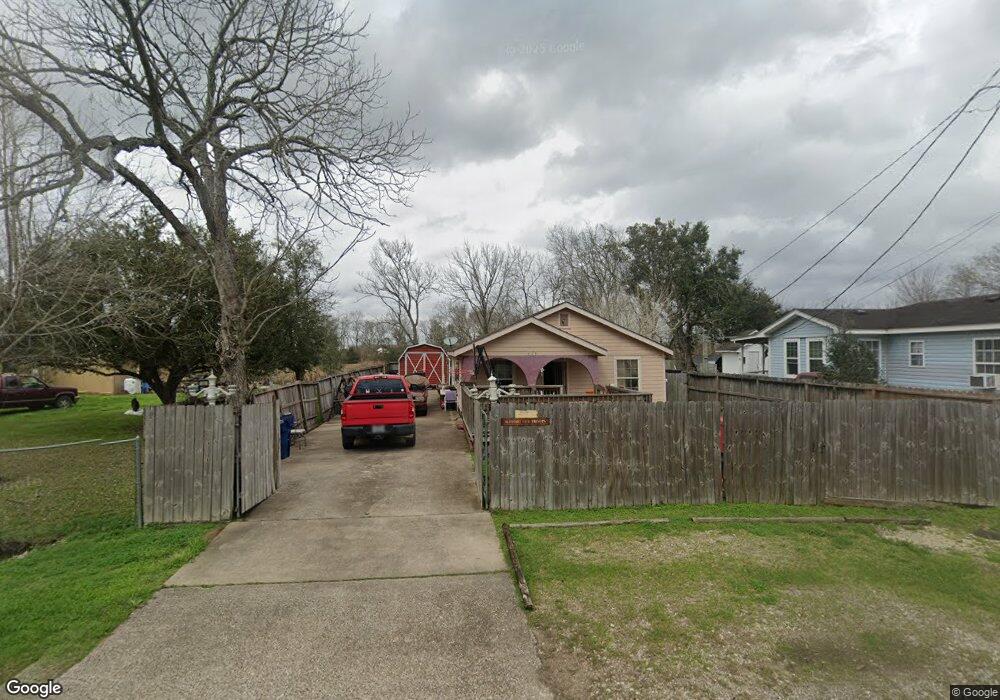 115 Lulac St, Alvin, TX 77511 - photo 1