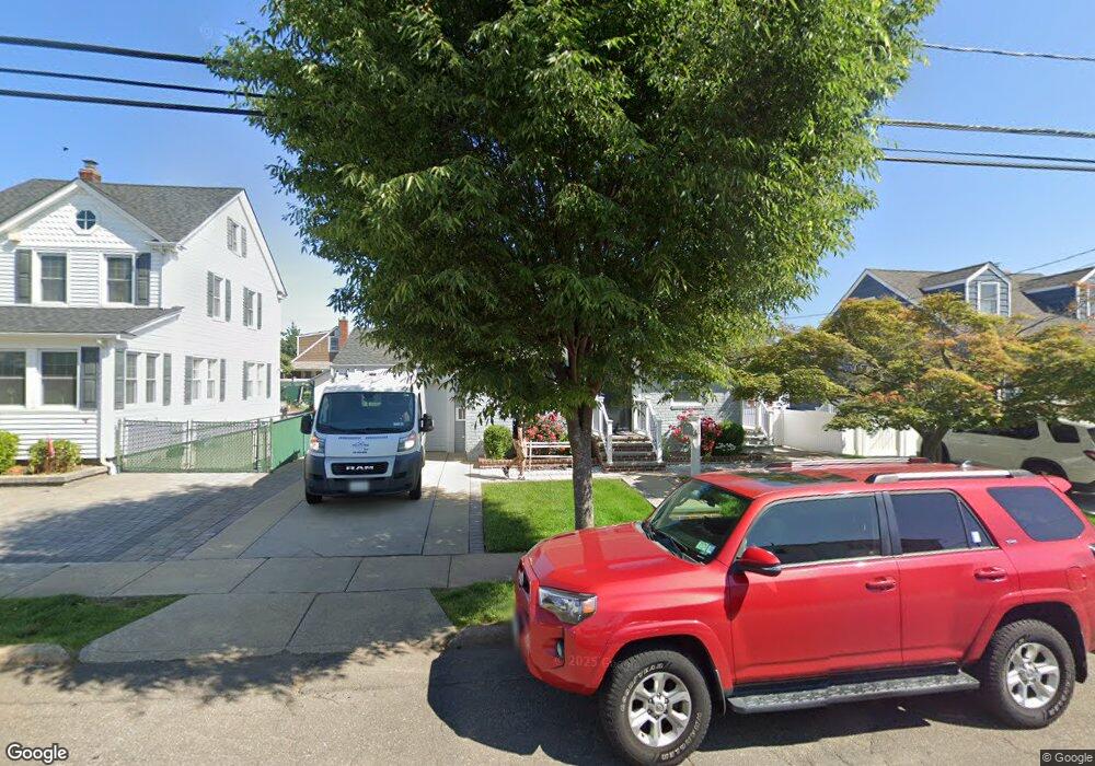 200 Fairfield Ave, Mineola, NY 11501 - photo 1