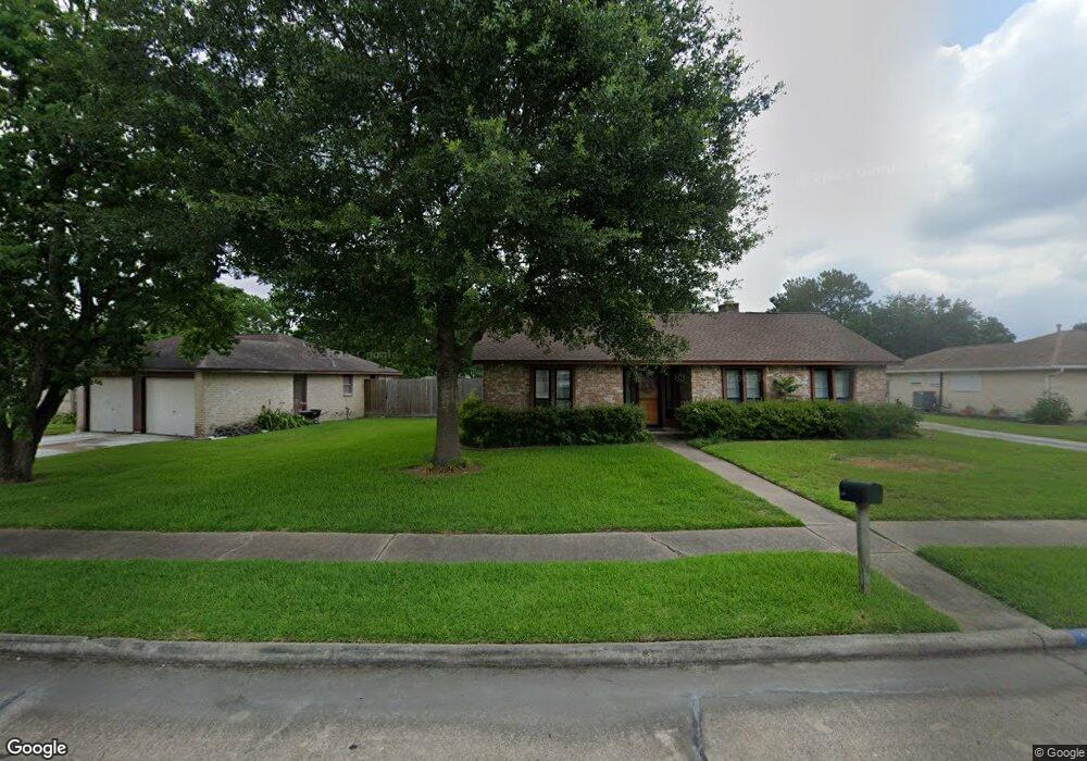 5227 Apple Blossom Ln, Friendswood, TX 77546 - photo 1