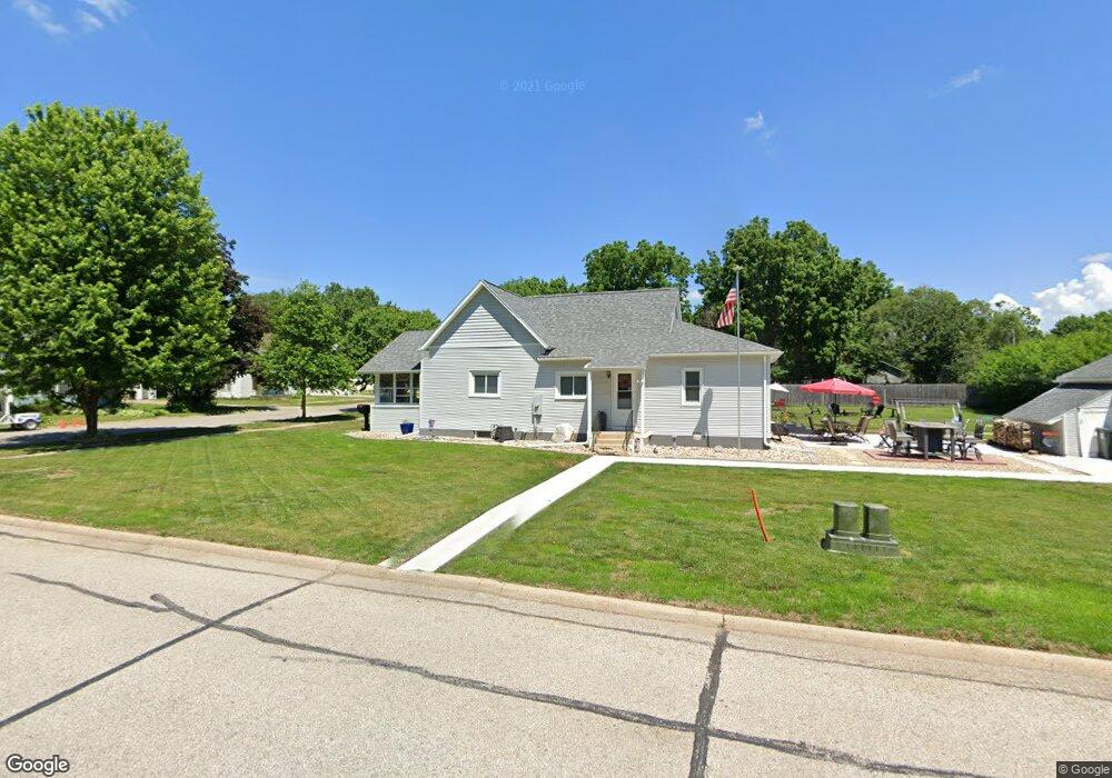 1422 Iowa St, Cedar Falls, IA 50613 - photo 1