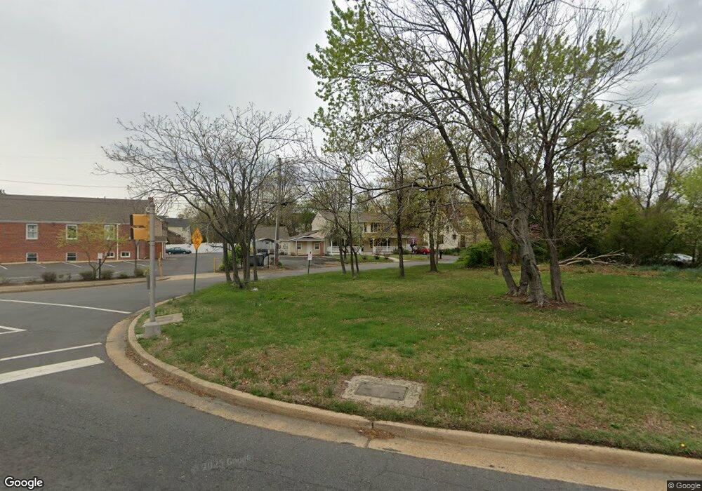 4720 Gloucester Rd, Alexandria, VA 22312 - photo 1