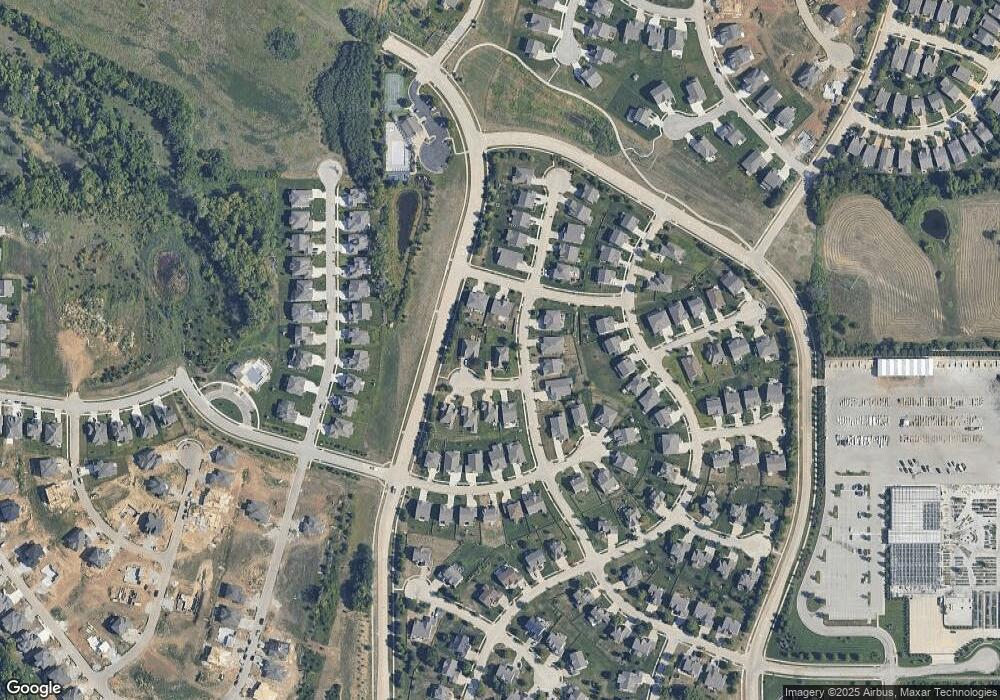 7326 Kenton Rd, Lenexa, KS 66227 - photo 1