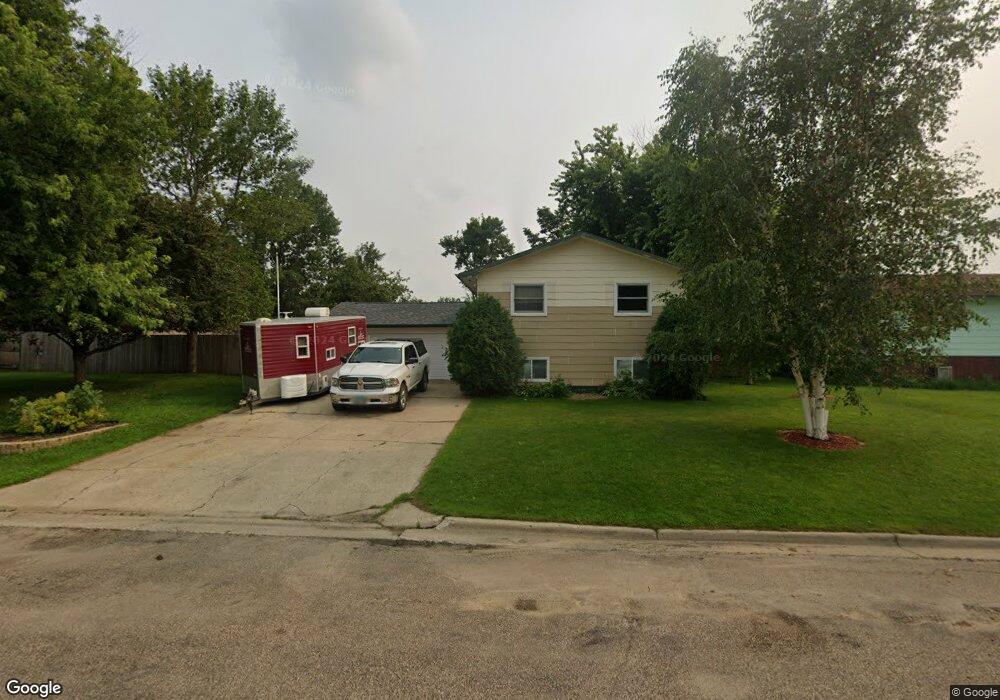 1009 13th St SW, Jamestown, ND 58401 - photo 1