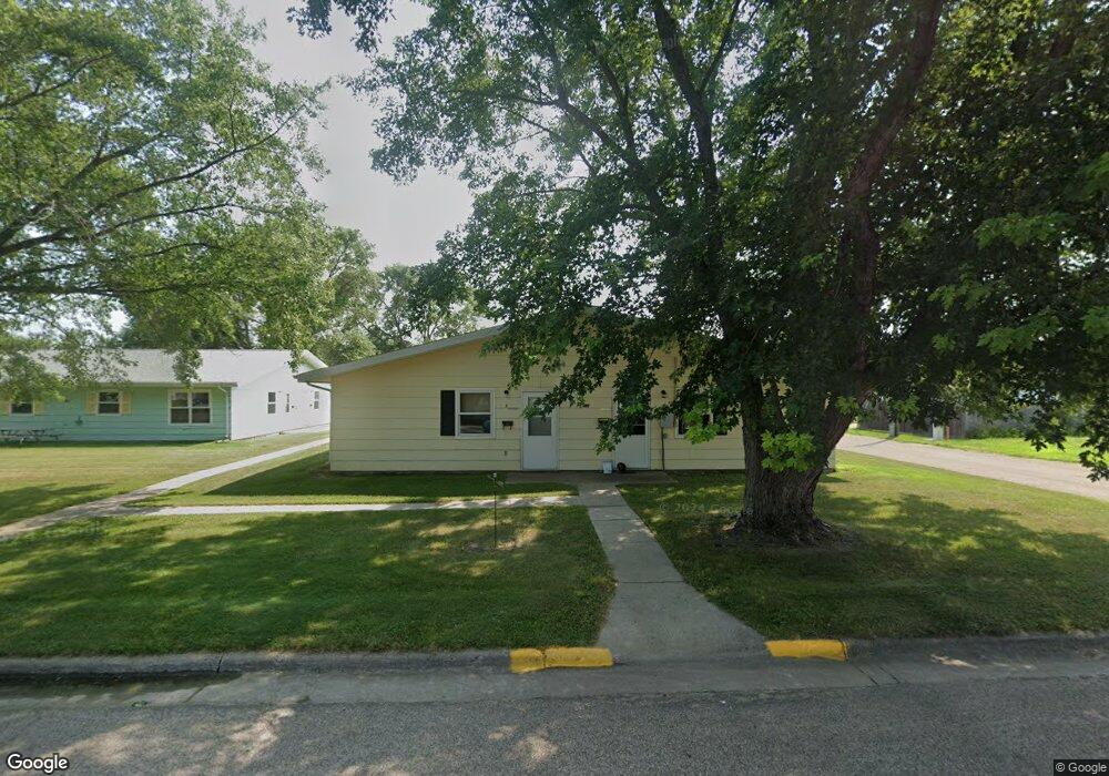902 Gardenette Dr, Jamestown, ND 58401 - photo 1