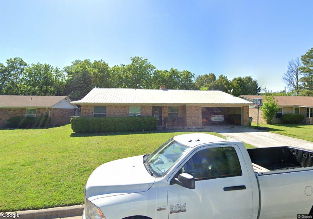 1013 Kent Dr, Gainesville, TX 76240 - photo 1