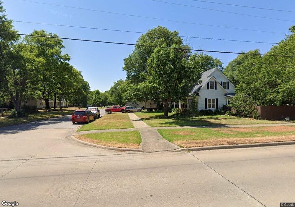 203 N Seminole Ave, Claremore, OK 74017 - photo 1