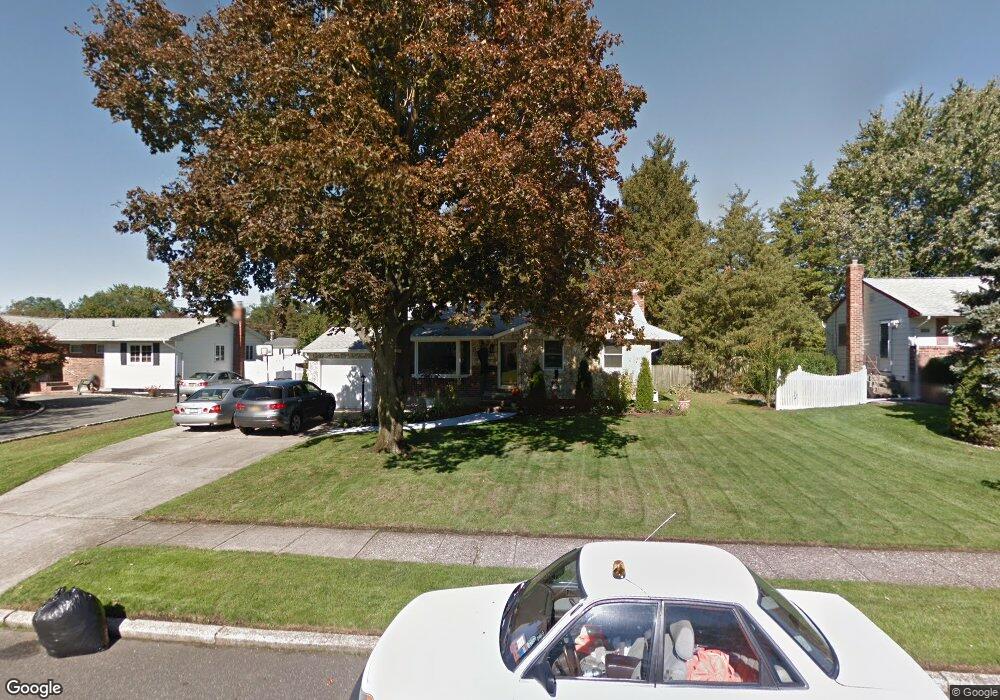 21 Cameo Rd, ComMacK, NY 11725 - photo 1