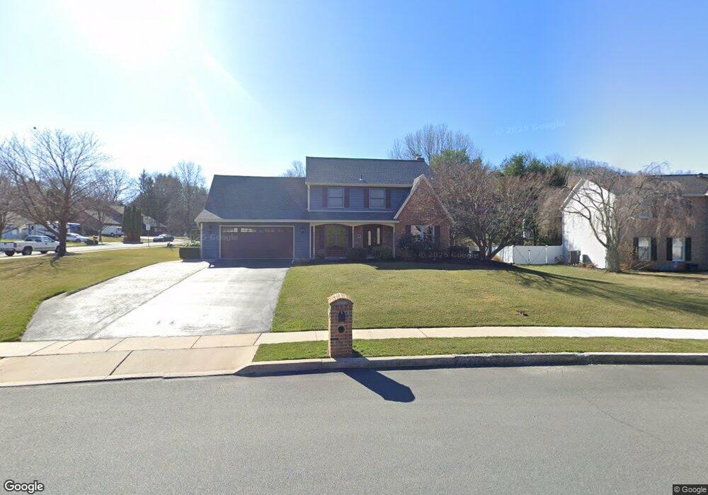 7451 Valley View Ln, Reading, PA 19606 - photo 1