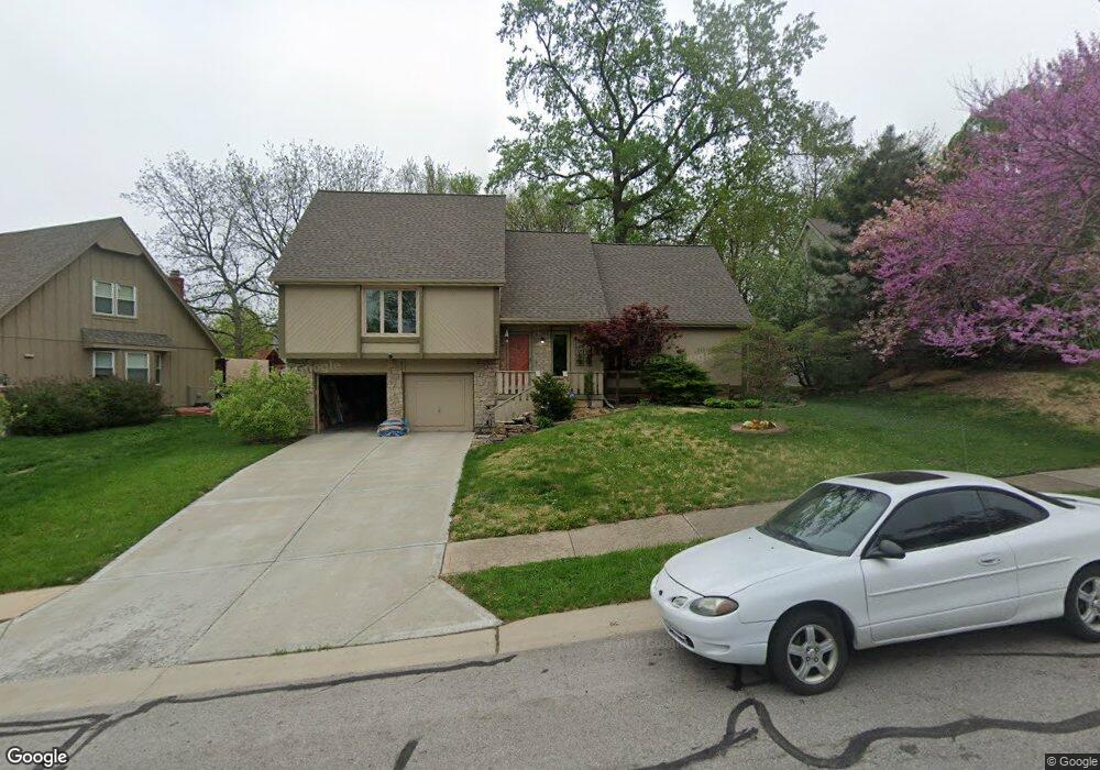 7325 Charles Ct, Shawnee, KS 66216 - photo 1