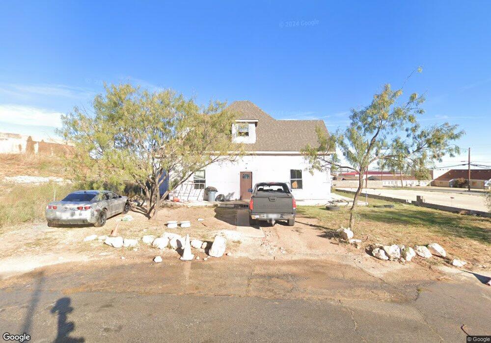 404 Ryon St, Big Spring, TX 79720 - photo 1