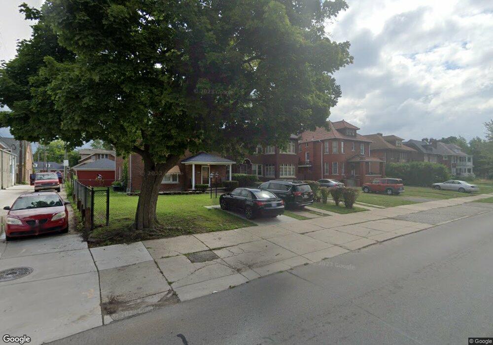 934 Alter Rd, Detroit, MI 48215 - photo 1