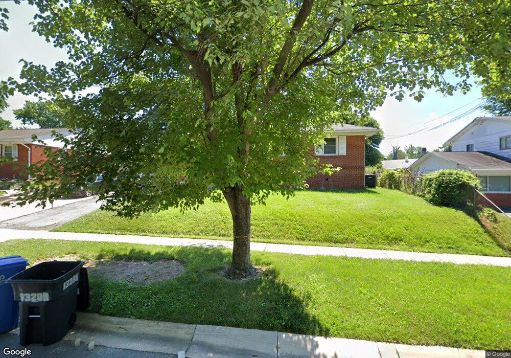 13205 Parkland Dr, Rockville, MD 20853 - photo 1