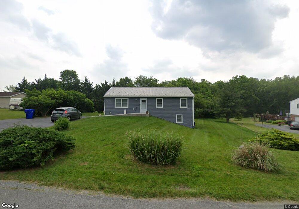 1576 Streamside Dr, Chambersburg, PA 17202 - photo 1