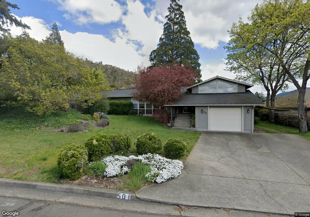 501 NE Royal Dr, Grants Pass, OR 97526 - photo 1