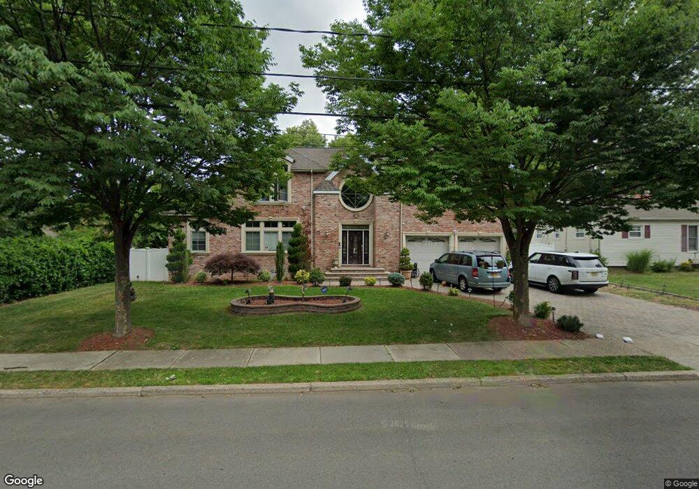 185 Geranium Ct, Paramus, NJ 07652 - photo 1