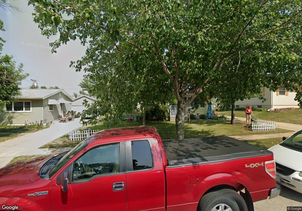 201 Josephine Ln NW, Cedar Rapids, IA 52405 - photo 1