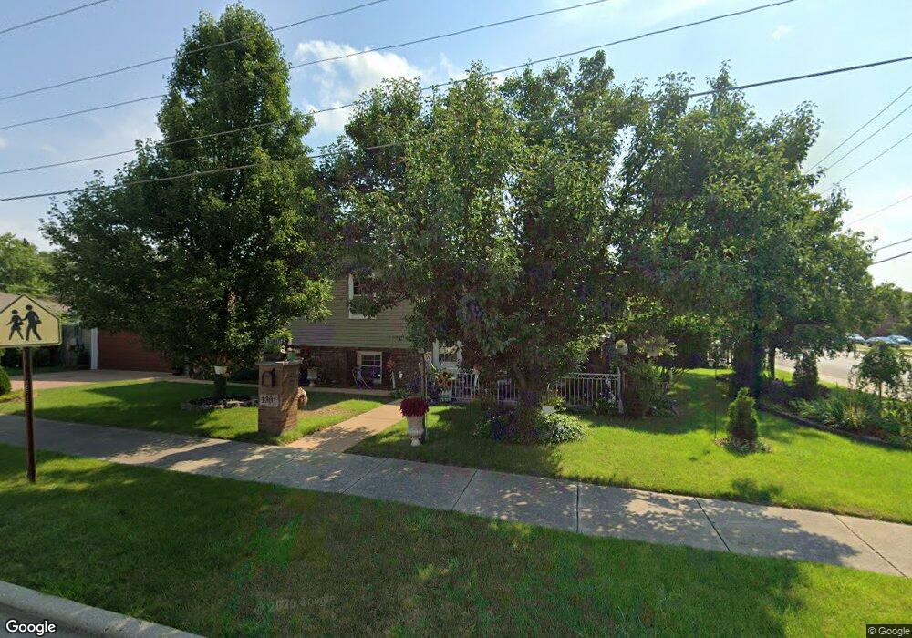 1301 N Frolic Ave, Waukegan, IL 60085 - photo 1
