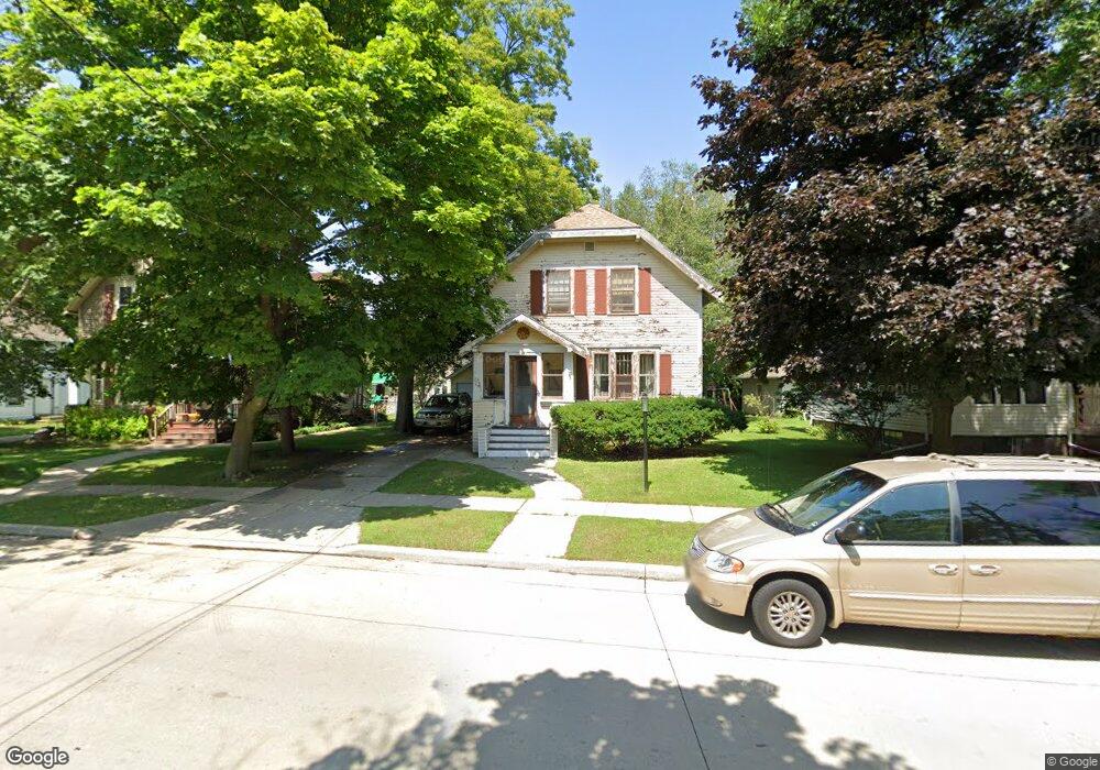 1854 Michigan Ave, Manitowoc, WI 54220 - photo 1