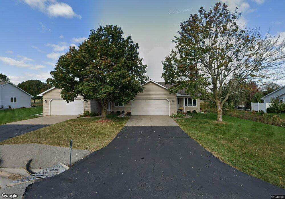 N9673 Emerald Ln, Appleton, WI 54915 - photo 1