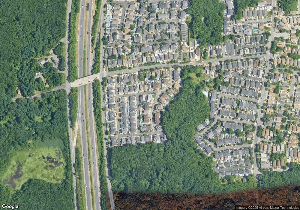 62 Robin Ct, Staten Island, NY 10309 - photo 1