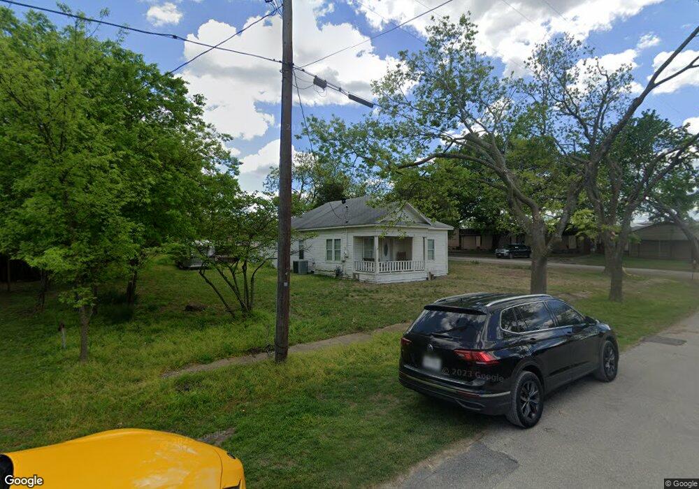 303 Butler St, Trenton, TX 75490 - photo 1