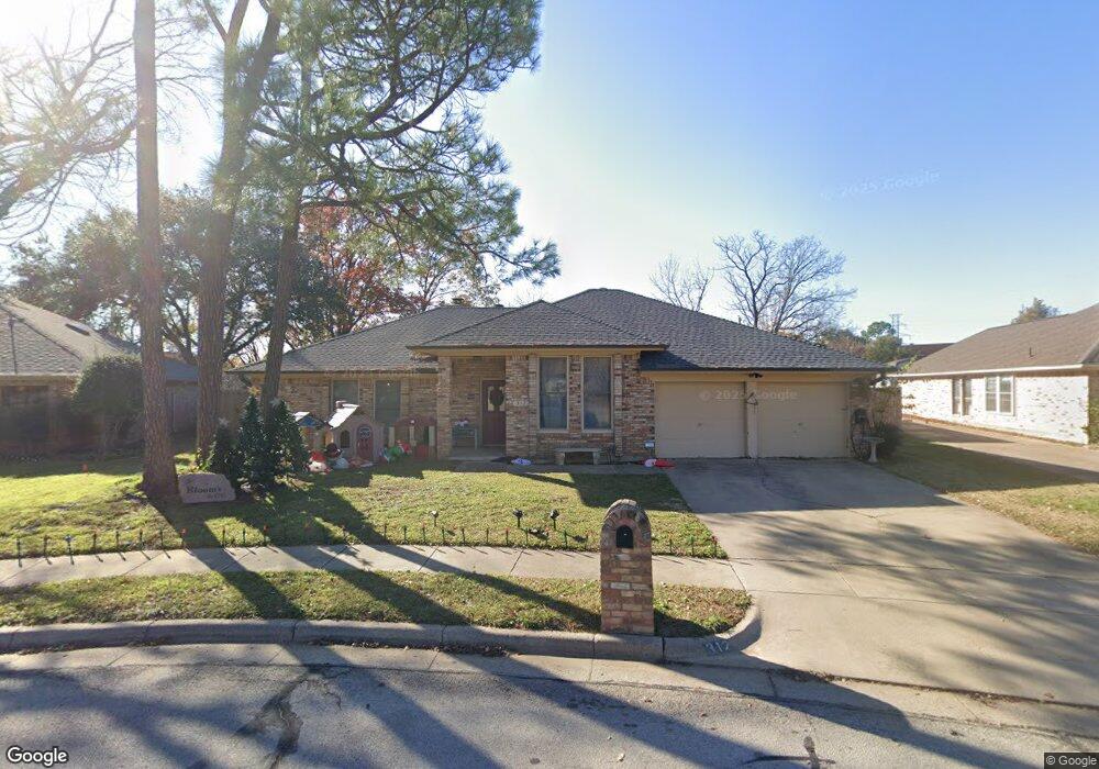 312 Elisha Ct, Bedford, TX 76021 - photo 1