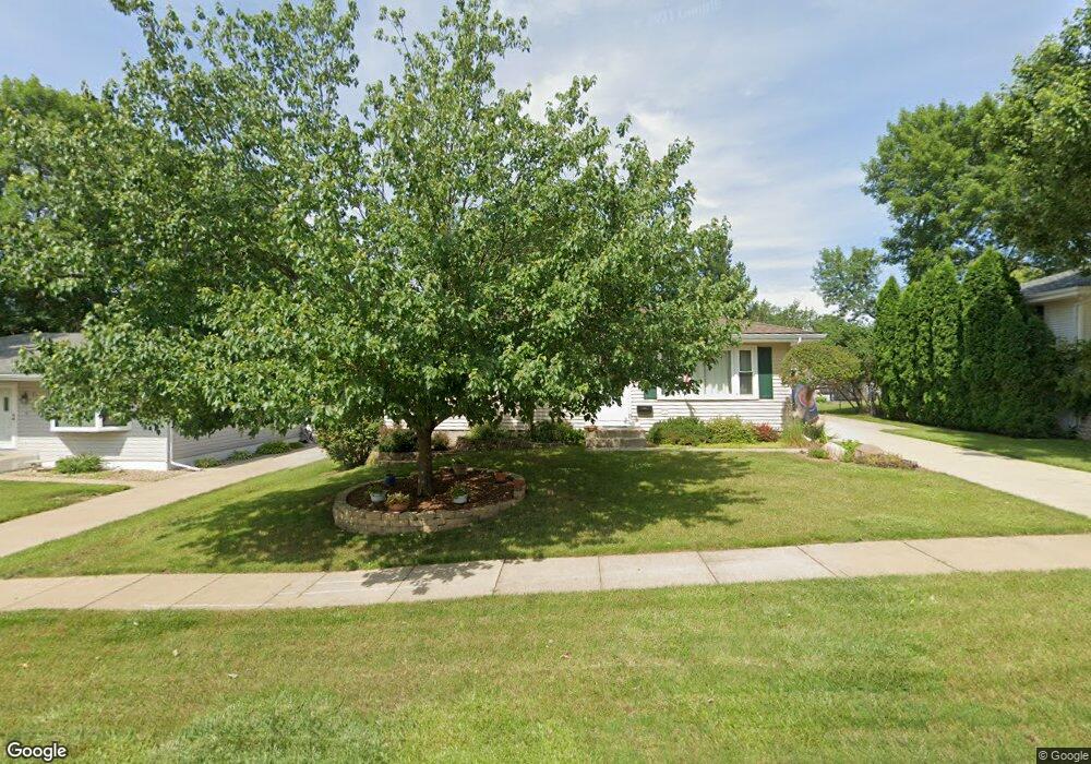 2432 Lori Dr SW, Cedar Rapids, IA 52404 - photo 1