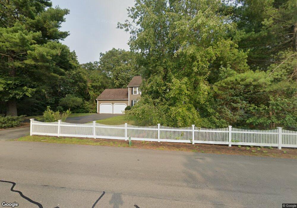 564 Chestnut St, Franklin, MA 02038 - photo 1