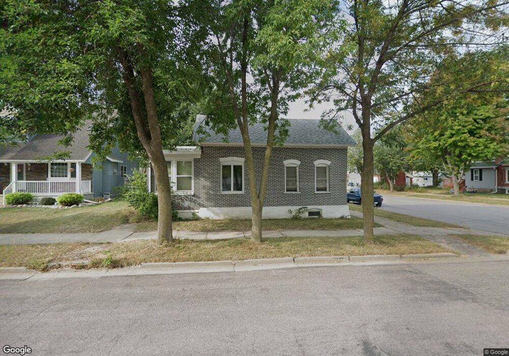 327 N Washington St, New Ulm, MN 56073 - photo 1