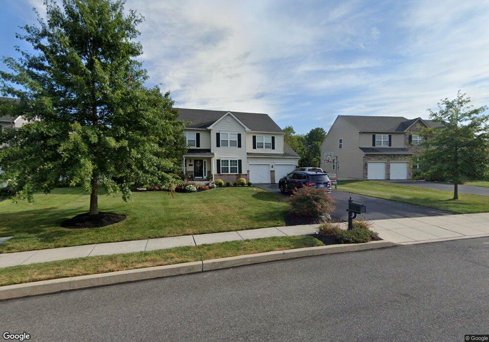 152 Oak Creek Dr, Royersford, PA 19468 - photo 1