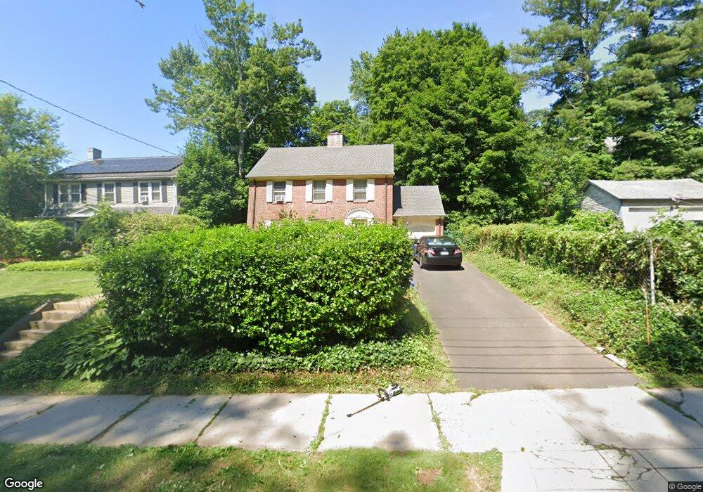 323 Ridgefield St, Hartford, CT 06112 - photo 1