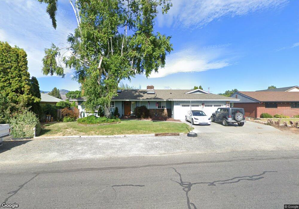 820 N Jennifer Ln, East Wenatchee, WA 98802 - photo 1