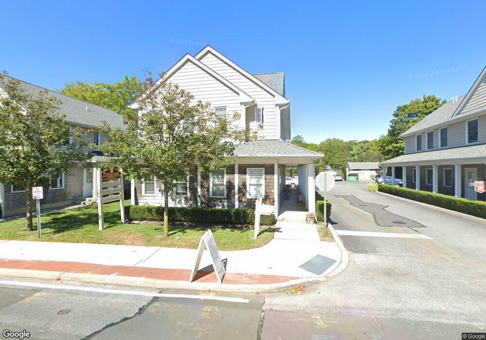 573 Middle Rd, Bayport, NY 11705 - photo 1